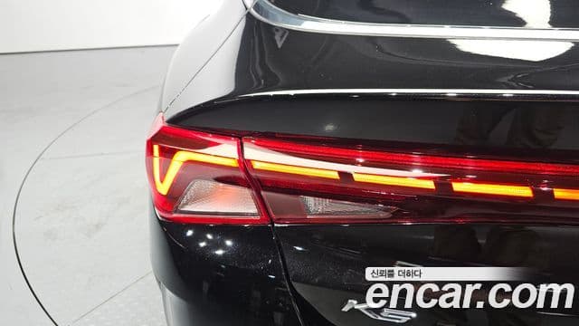 Kia K5 2021 — Photo 8/32