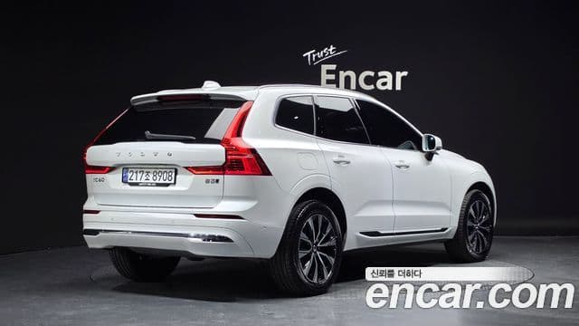 Volvo XC60 2023 — Şəkil 2/20