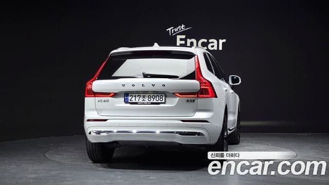 Volvo XC60 2023 — Şəkil 4/20