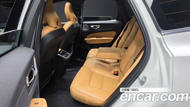 Volvo XC60 2023 — Şəkil 11/20
