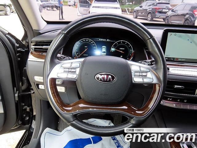 Kia The K9 2018 — ფოტო 8/20