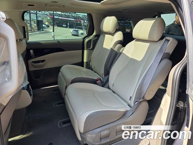 Kia Carnival 2023 — Şəkil 9/20