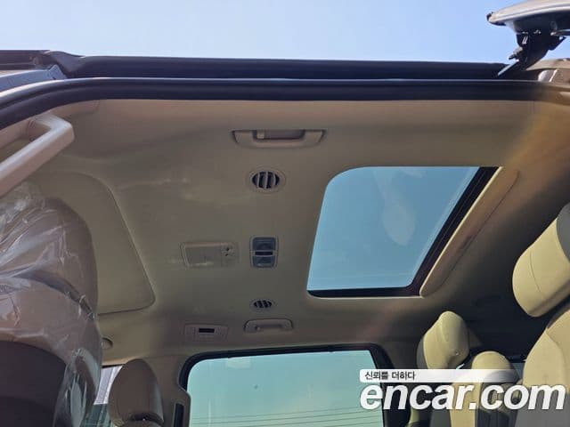 Kia Carnival 2023 — Şəkil 17/20