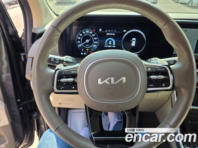 Kia Carnival 2023 — Şəkil 19/20