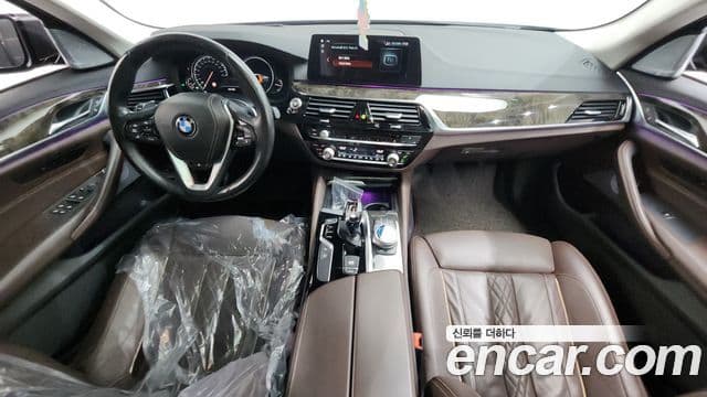 BMW 5 Series 2018 — Şəkil 7/20