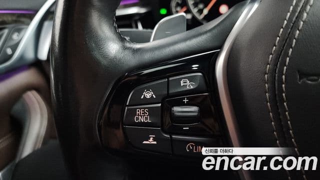 BMW 5 Series 2018 — Şəkil 15/20
