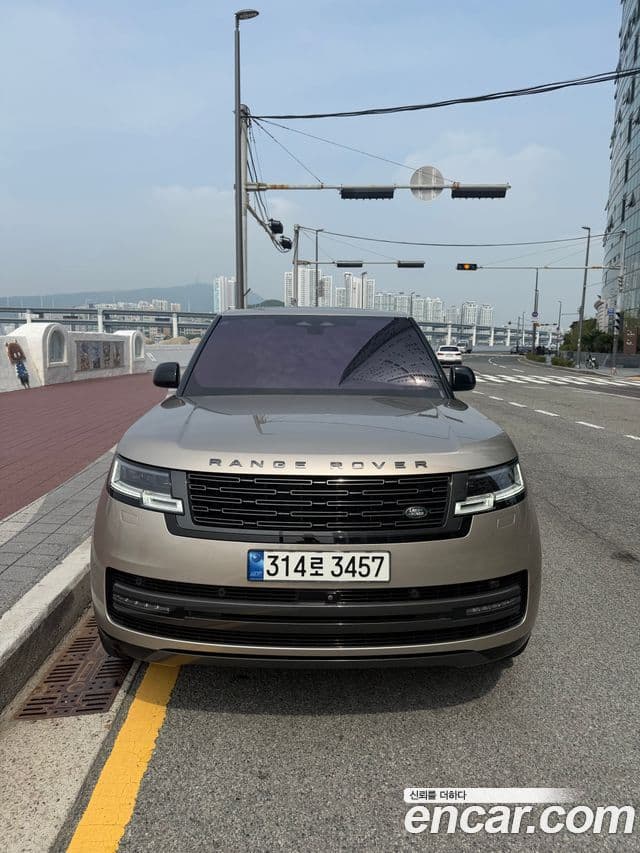 Land Rover Range Rover 2023 — ფოტო 1/10