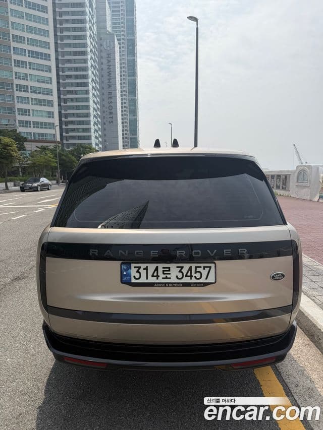 Land Rover Range Rover 2023 — ფოტო 4/10