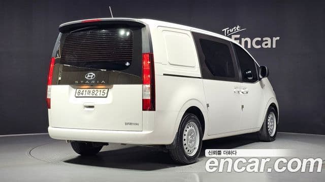 Hyundai Staria 2022 — ფოტო 2/20
