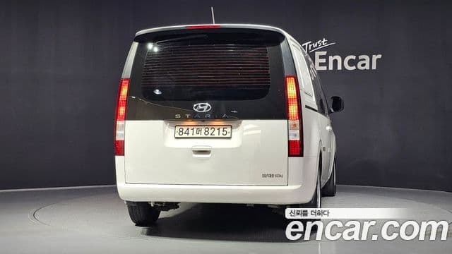 Hyundai Staria 2022 — ფოტო 4/20