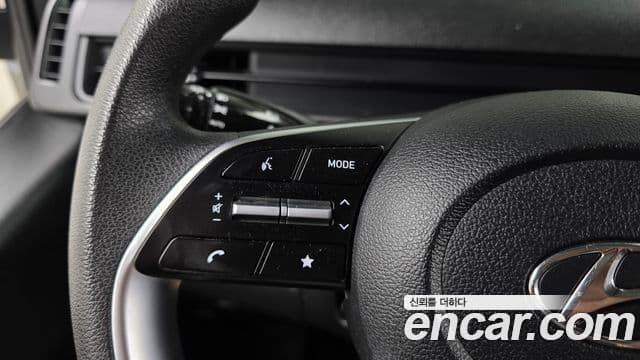 Hyundai Staria 2022 — ფოტო 17/20