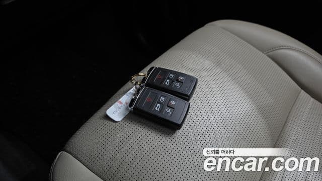 Land Rover Discovery Sport 2023 — ფოტო 16/20
