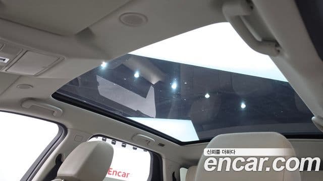 Land Rover Discovery Sport 2023 — ფოტო 18/20