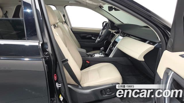 Land Rover Discovery Sport 2023 — Photo 3/40