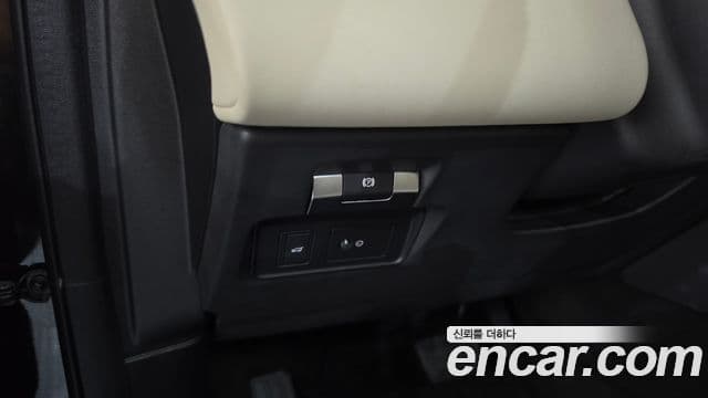 Land Rover Discovery Sport 2023 — Photo 14/40