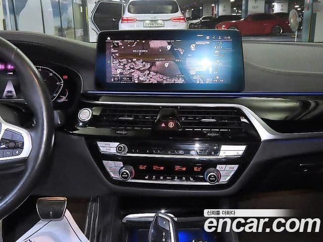 BMW 5 Series 2021 — Şəkil 10/20