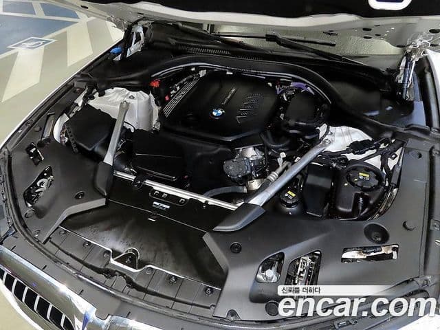 BMW 5 Series 2021 — Şəkil 18/20