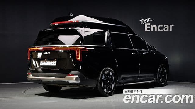 Kia Carnival 2024 — ფოტო 2/20