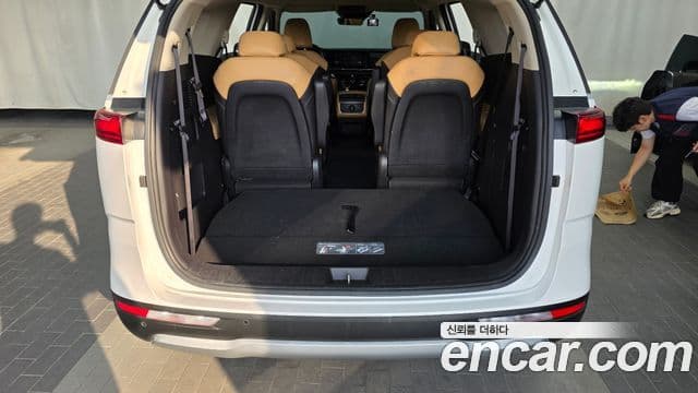Kia Carnival 2022 — ფოტო 20/20