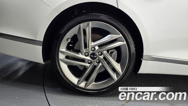 Genesis Electrified G80 2024 — ფოტო 4/20