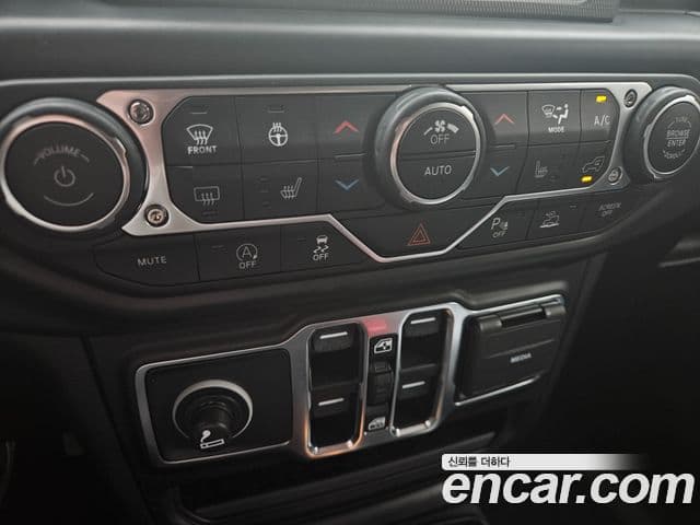 Jeep Wrangler 2022 — Photo 9/16