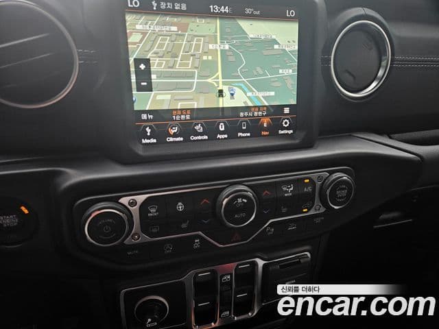 Jeep Wrangler 2022 — Photo 3/16