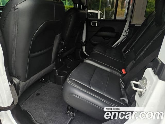 Jeep Wrangler 2022 — Photo 14/16