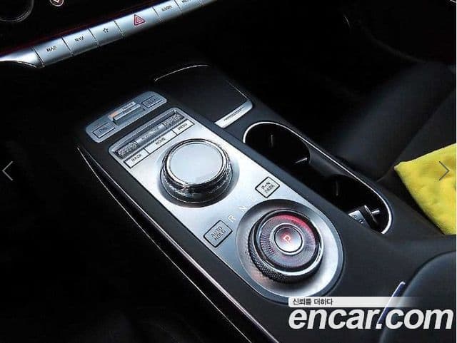 Genesis GV70 2021 — ფოტო 9/20