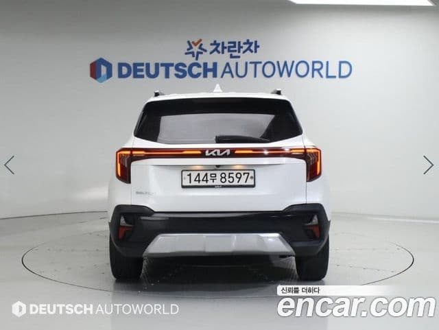 Kia Seltos 2022 — ფოტო 3/20