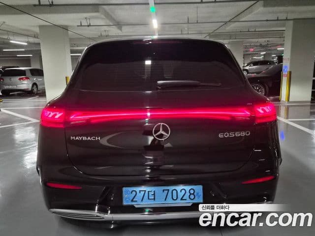 Mercedes-Benz EQS SUV 2024 — Photo 6/10