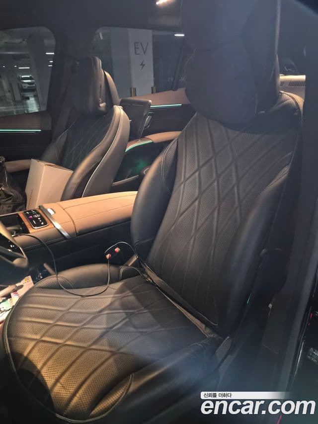 Mercedes-Benz EQS SUV 2024 — Photo 10/10
