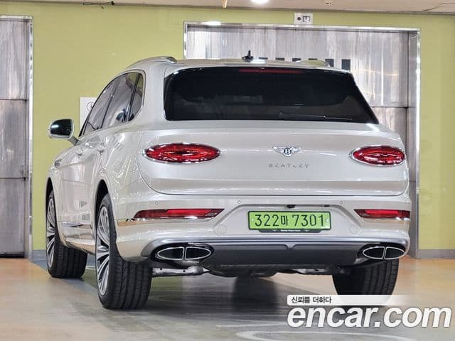 Bentley Bentayga 2026 — ფოტო 5/20