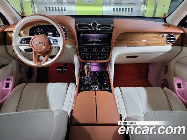 Bentley Bentayga 2026 — ფოტო 7/20
