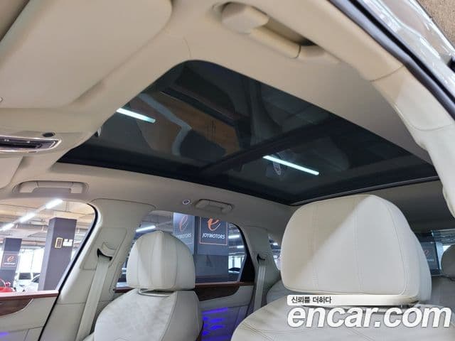 Bentley Bentayga 2026 — ფოტო 17/20