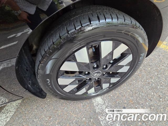 Hyundai Staria 2024 — Фото 1/20