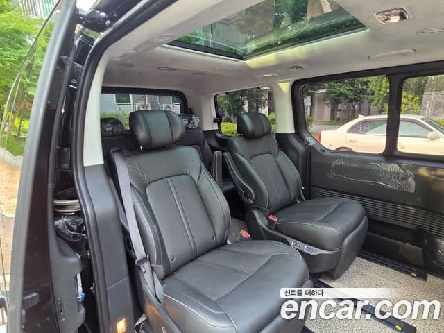 Hyundai Staria 2024 — Фото 14/20