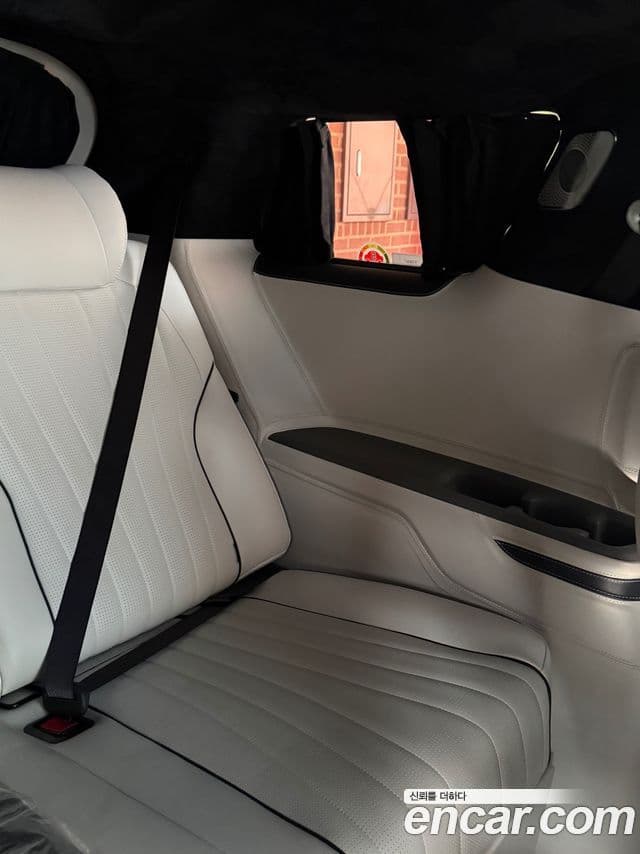 Kia Carnival 2024 — Şəkil 8/20