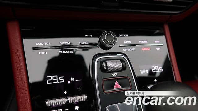 Porsche Cayenne 2020 — Фото 17/20