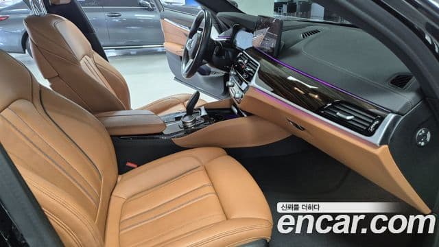 BMW 5 Series 2021 — ფოტო 12/20