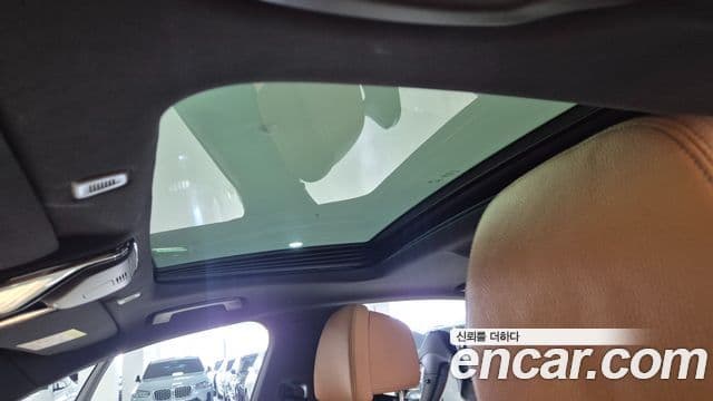 BMW 5 Series 2021 — ფოტო 18/20
