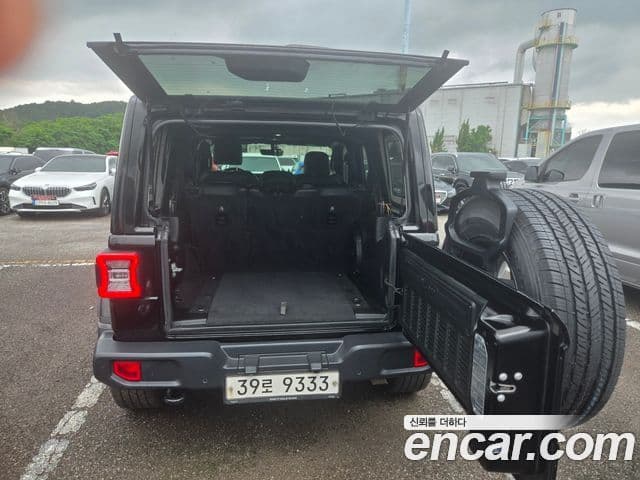 Jeep Wrangler 2018 — ფოტო 13/16
