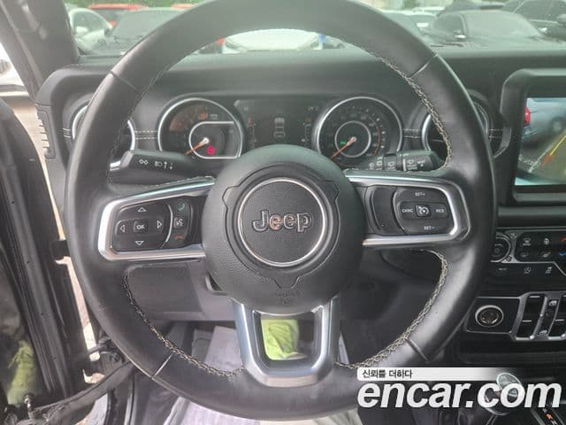 Jeep Wrangler 2018 — ფოტო 5/16