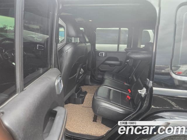 Jeep Wrangler 2018 — ფოტო 3/16