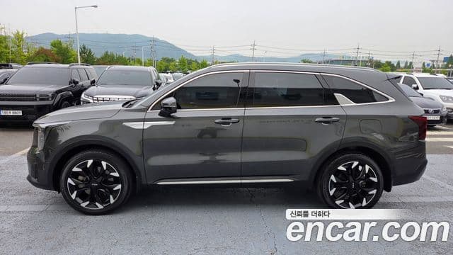 Kia Sorento 2023 — ფოტო 14/16