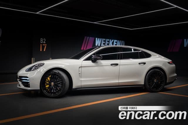 Porsche Panamera 2021 — ფოტო 1/9