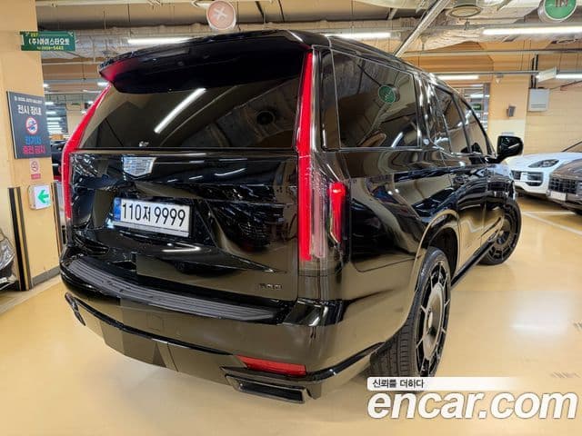 Cadillac Escalade 2023 — Фото 4/20