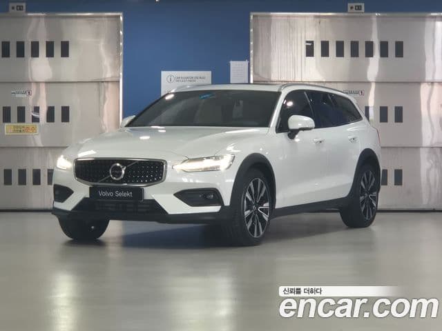 Volvo V60 Cross Country 2025 — Şəkil 9/19