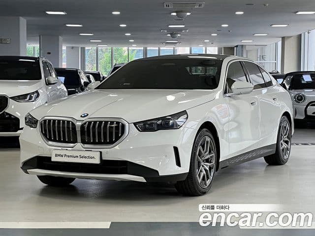 BMW 5 Series 2025 — ფოტო 20/20