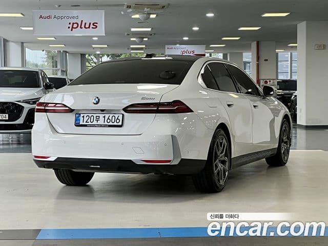 BMW 5 Series 2025 — ფოტო 1/20