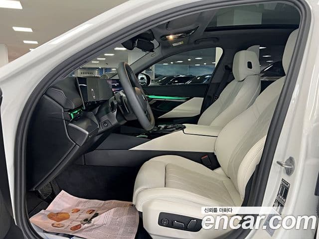 BMW 5 Series 2025 — ფოტო 9/20